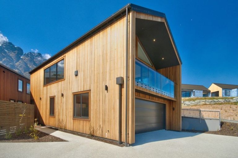 Photo of property in 3a Glenelg Lane, Jacks Point, 9371