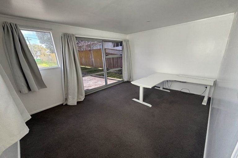 Photo of property in 3 Shepherds Road, Papakura, 2110