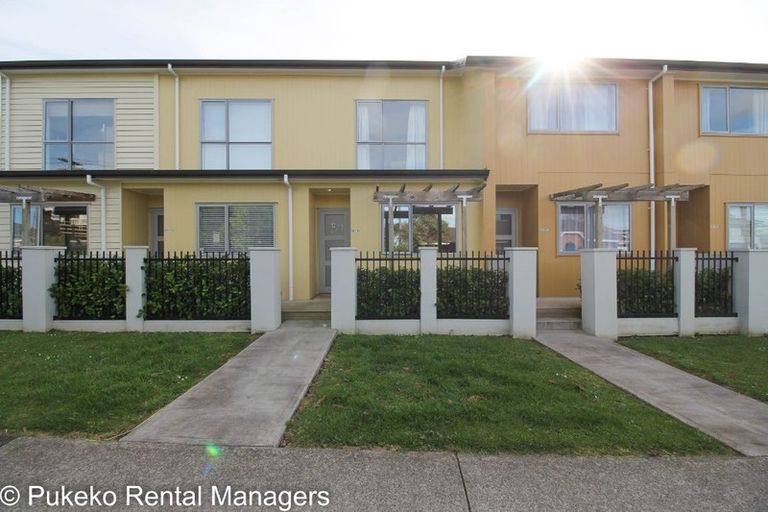 Photo of property in 26/11 Ray Small Drive, Papakura, 2110