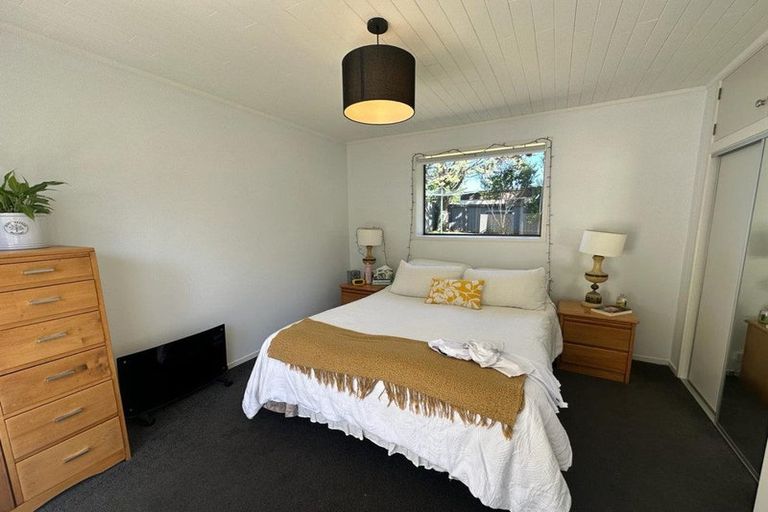 Photo of property in 28 Matuhi Rise, Henderson, Auckland, 0612