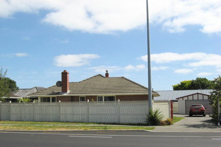 Photo of property in 384 Yaldhurst Road, Russley, Christchurch, 8042
