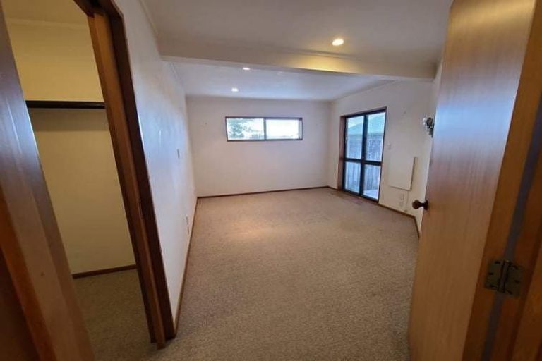 Photo of property in 8 Argyle Place, Highlands Park, New Plymouth, 4312