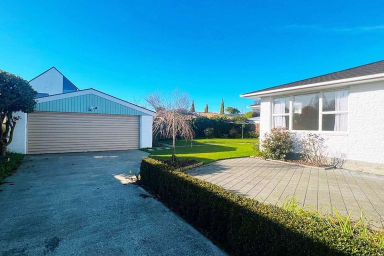 Photo of property in 50 Glenharrow Avenue, Avonhead, Christchurch, 8042