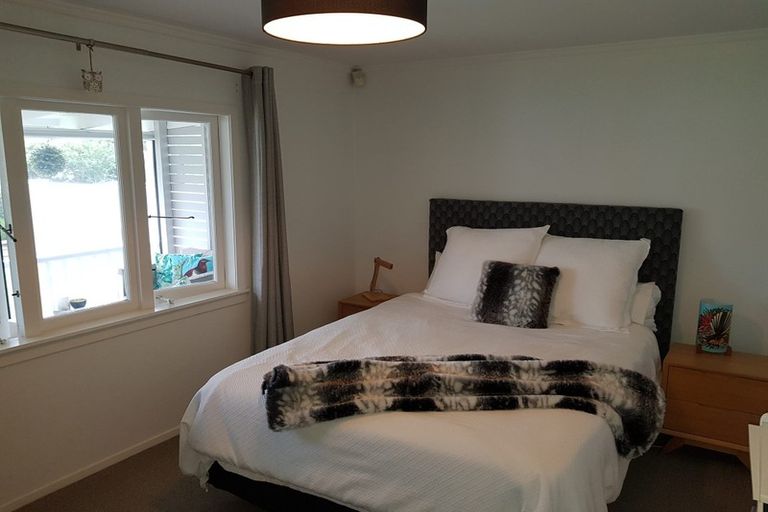 Photo of property in 12 Dallinghoe Crescent, Milford, Auckland, 0620