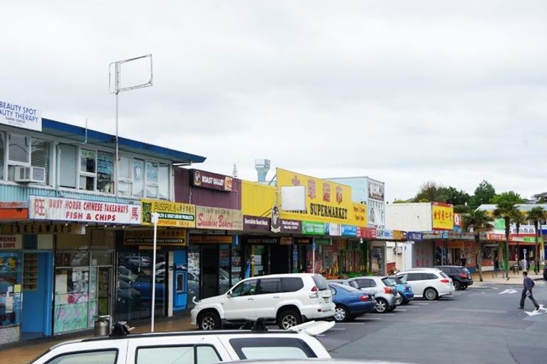 Photo of property in 3/23a Gladstone Road, Northcote, Auckland, 0627