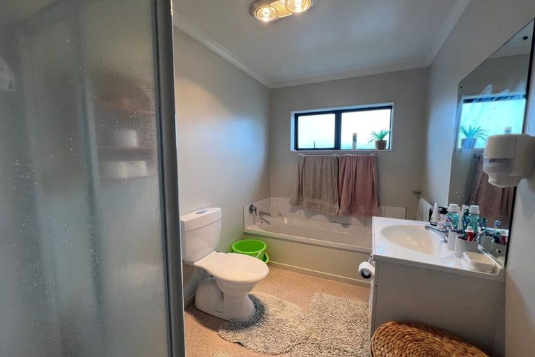 Photo of property in 8 Hansen Place, Takanini, 2112