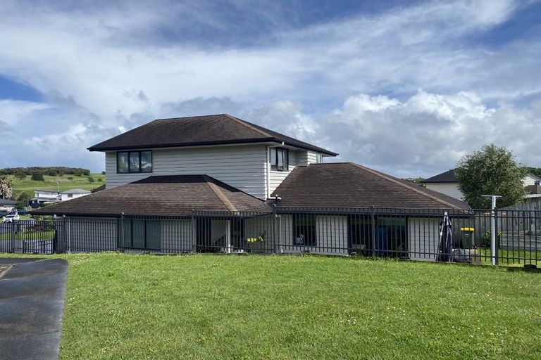 Photo of property in 16 Maylee Crescent, Gulf Harbour, Whangaparaoa, 0930