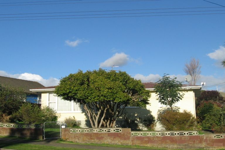 Photo of property in 70 Castor Crescent, Cannons Creek, Porirua, 5024