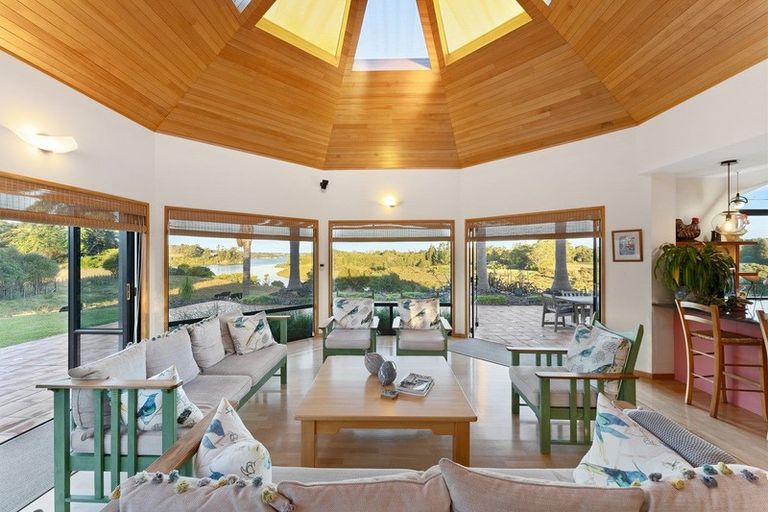 Photo of property in 111 Riverland Road, Kumeu, 0892