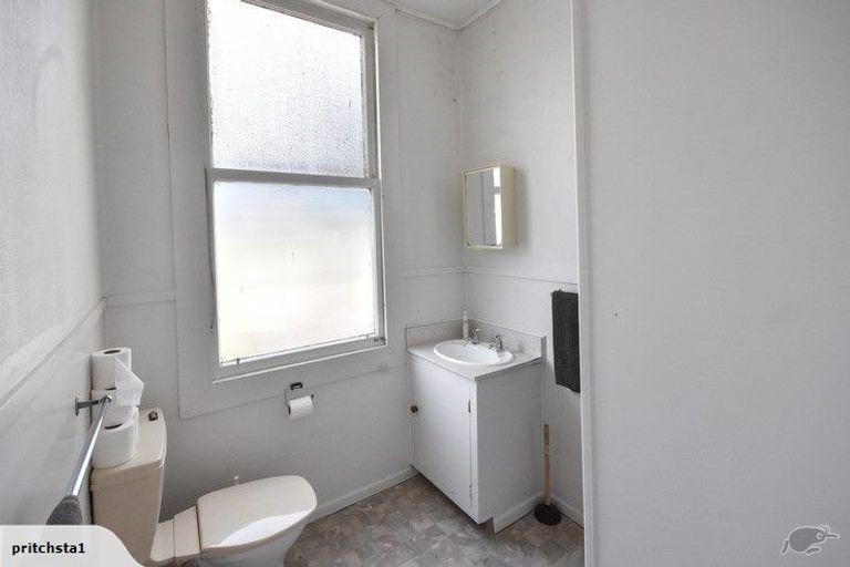 Photo of property in 84 Queen Street, North Dunedin, Dunedin, 9016