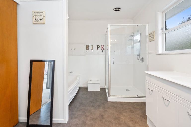 Photo of property in 1 Ranfurly Place, Te Kamo, Whangarei, 0112