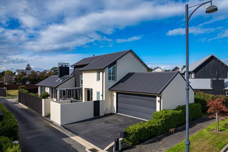 Photo of property in 18 Millpond Place, Parklands, Christchurch, 8083