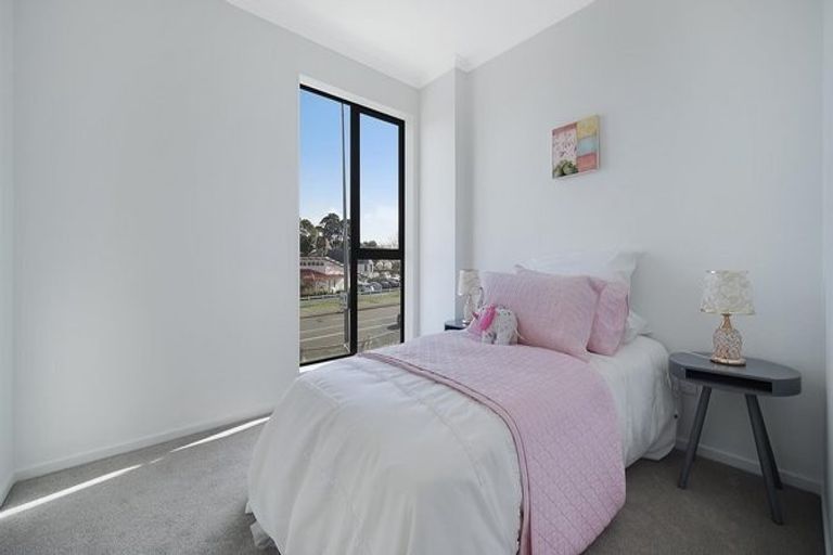 Photo of property in 71 Waipuhinui Way, Wiri, Auckland, 2104