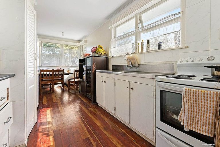 Photo of property in 21 Romney Place, Manurewa, Auckland, 2102