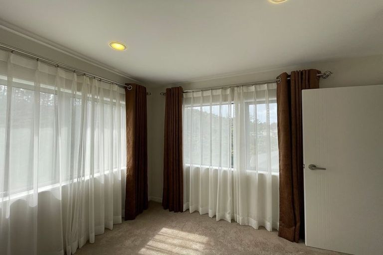 Photo of property in 36 Golden Morning Drive, Albany Heights, Auckland, 0632