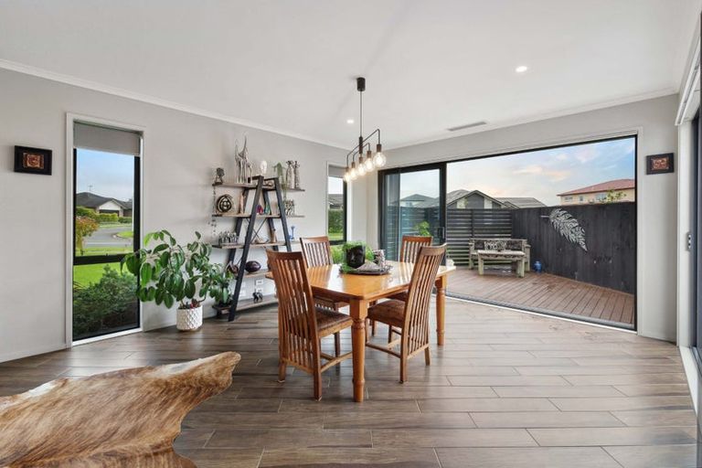 Photo of property in 53 Pohutukawa Parade, Riverhead, 0820