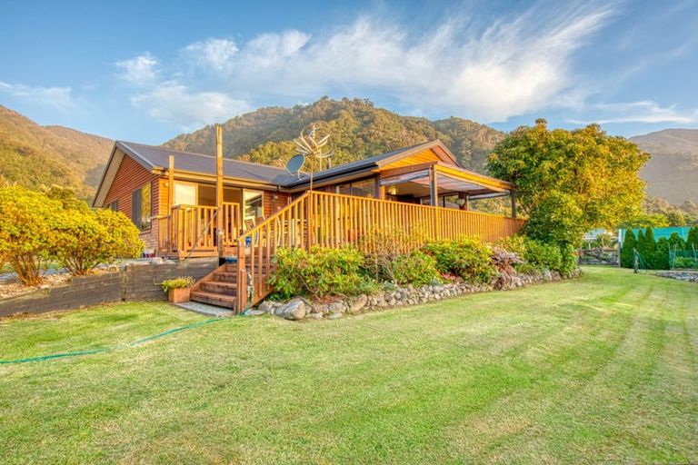 Photo of property in 12a Cargills Road, Barrytown, Runanga, 7873