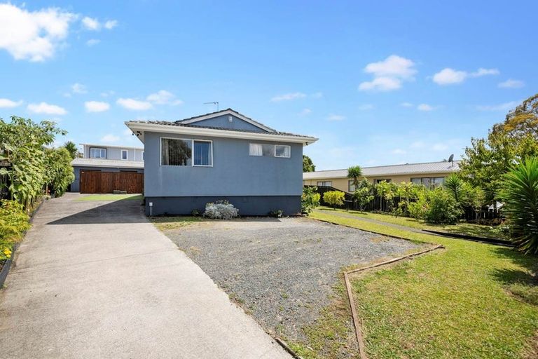Photo of property in 8 Hyperion Drive, Randwick Park, Auckland, 2105