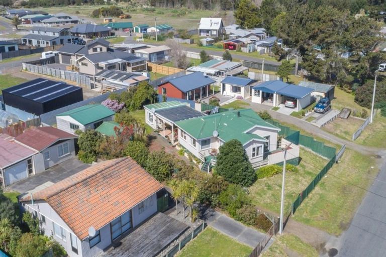 Photo of property in 35 Ruanui Street, Himatangi Beach, Foxton, 4891