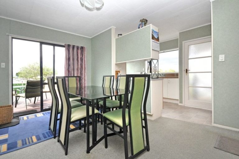 Photo of property in 4 Southview Place, Wattle Downs, Auckland, 2102