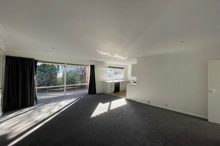 Photo of property in 1/427 Avonhead Road, Avonhead, Christchurch, 8042