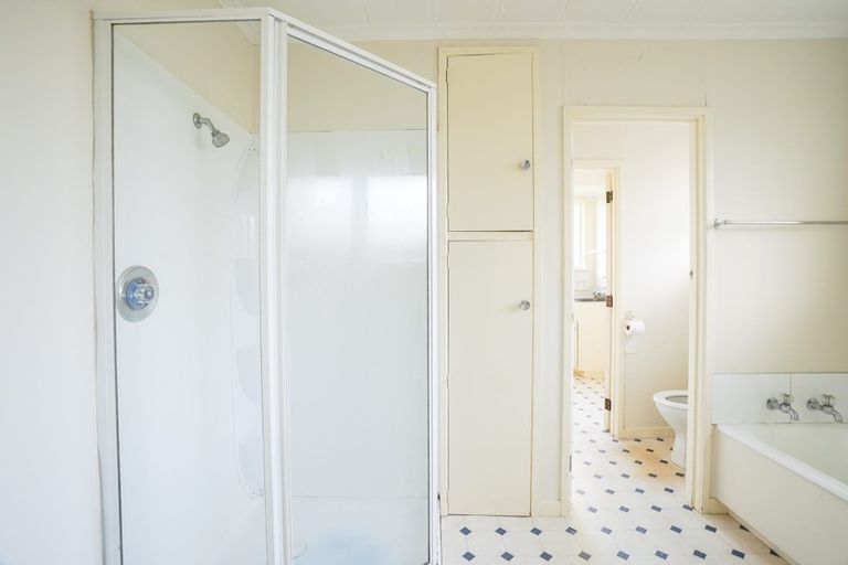 Photo of property in 6 Bond Street, Hokowhitu, Palmerston North, 4410