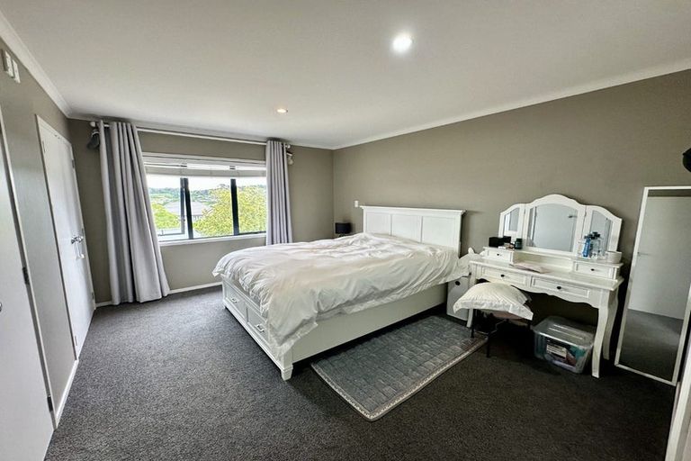Photo of property in 45 Sonoma Crescent, Oteha, Auckland, 0632