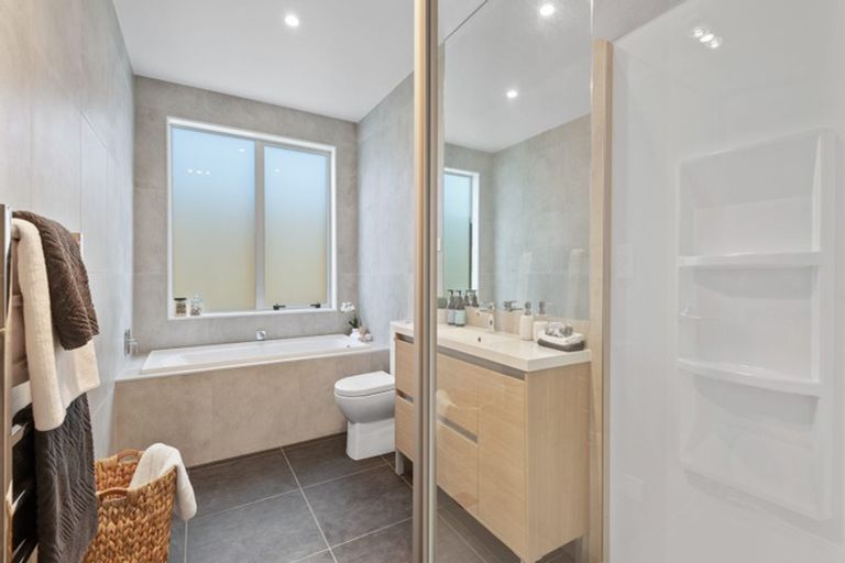 Photo of property in 29 Kukuwai Avenue, Red Beach, 0932