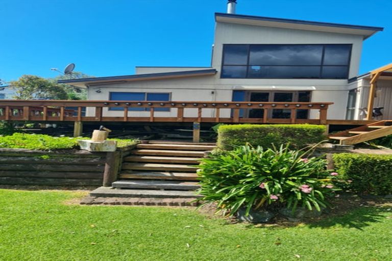 Photo of property in 4 First Avenue, Glenbrook, Waiuku, 2681