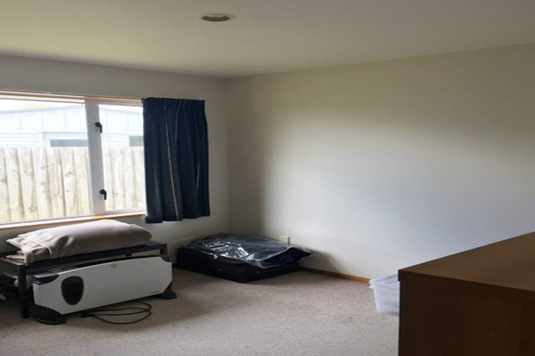 Photo of property in 11 Phoenix Lane, Northcote, Christchurch, 8052