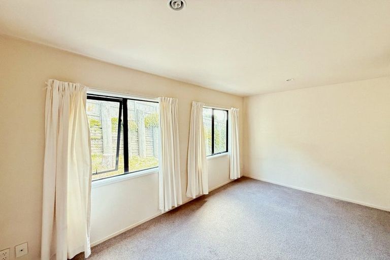 Photo of property in 3/7 Pannill Place, Oteha, Auckland, 0632