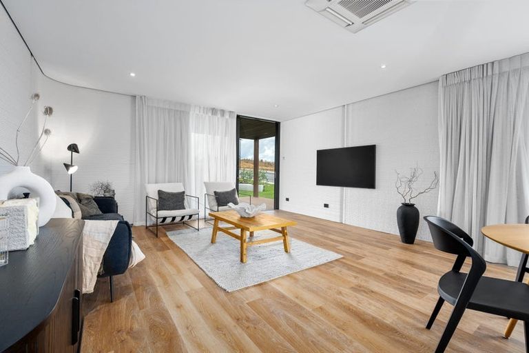 Photo of property in 2/1 City View Terrace, Birkenhead, Auckland, 0626
