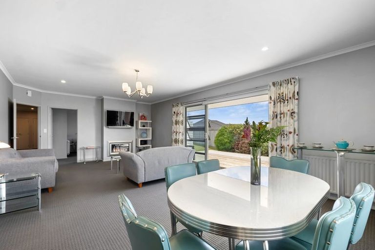 Photo of property in 12 Megaw Close, Whalers Gate, New Plymouth, 4310