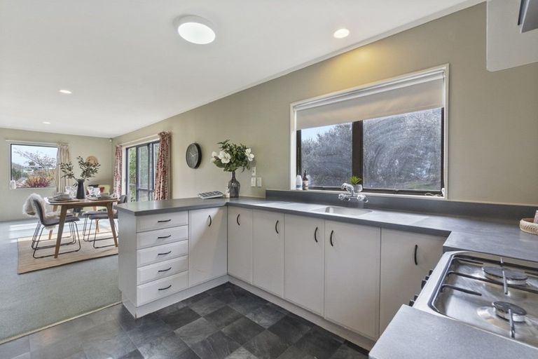 Photo of property in 30 Banbury Crescent, Fairfield, Hamilton, 3214