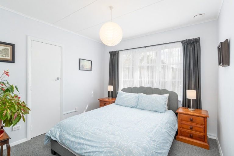 Photo of property in 27 Amundsen Grove, Stokes Valley, Lower Hutt, 5019