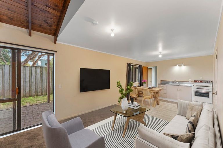 Photo of property in 2/11 Kereru Street, Two Mile Bay, Taupo, 3330