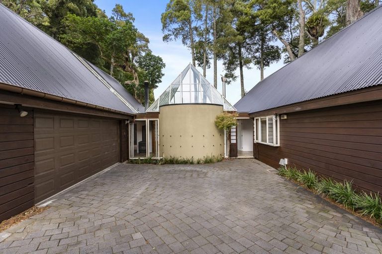 Photo of property in 17 Cobblestone Lane, Hillcrest, Auckland, 0627
