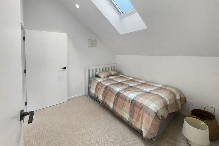 Photo of property in 42 Saxton Road, Upper Vogeltown, New Plymouth, 4371