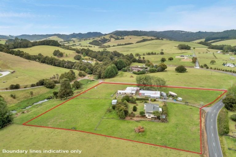 Photo of property in 77 Pataua Road North, Whareora, Whangarei, 0175