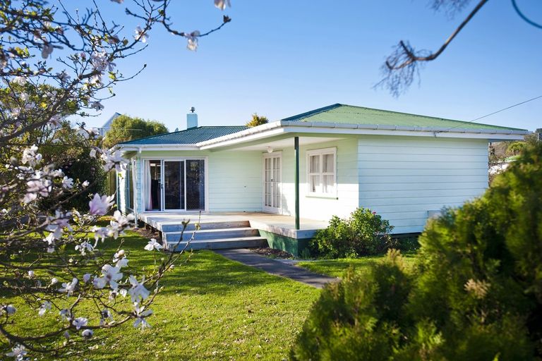 Photo of property in 21 Turenne Street, Inner Kaiti, Gisborne, 4010