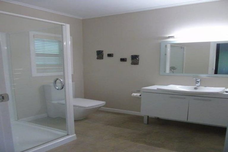 Photo of property in 72a Heretaunga Square, Silverstream, Upper Hutt, 5019