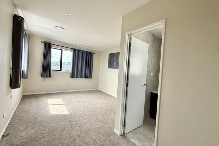 Photo of property in 34 Grand Ridge Avenue, Flat Bush, Auckland, 2019