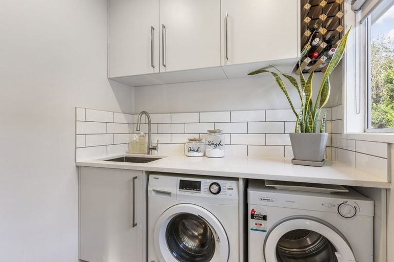 Photo of property in 26 Mirrabooka Avenue, Botany Downs, Auckland, 2010