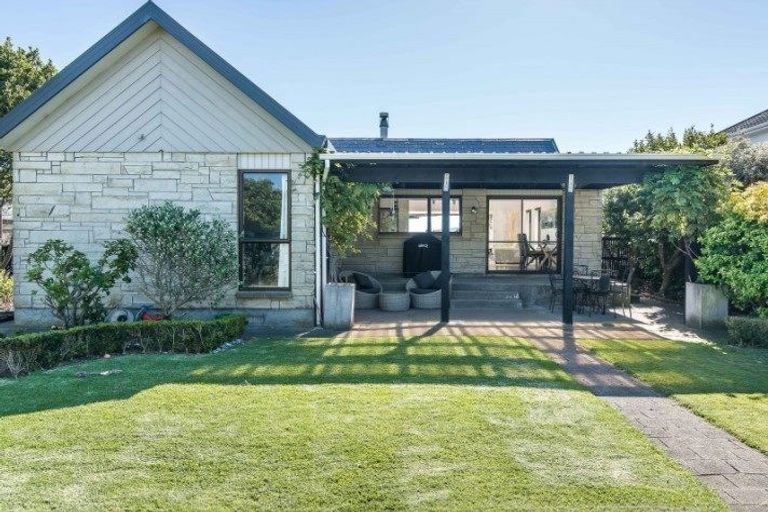 Photo of property in 82 Marine Parade, Paraparaumu Beach, Paraparaumu, 5032