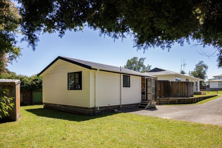 Photo of property in 8 Conifer Place, Te Puke, 3119