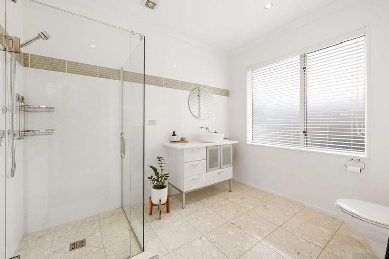 Photo of property in 23 Caulfield Place, Pukehangi, Rotorua, 3015