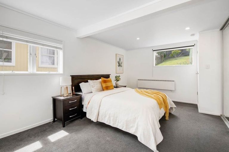 Photo of property in 5 William Souter Street, Forrest Hill, Auckland, 0620