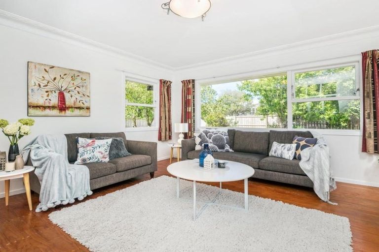 Photo of property in 6 Gill Avenue, Te Atatu Peninsula, Auckland, 0610