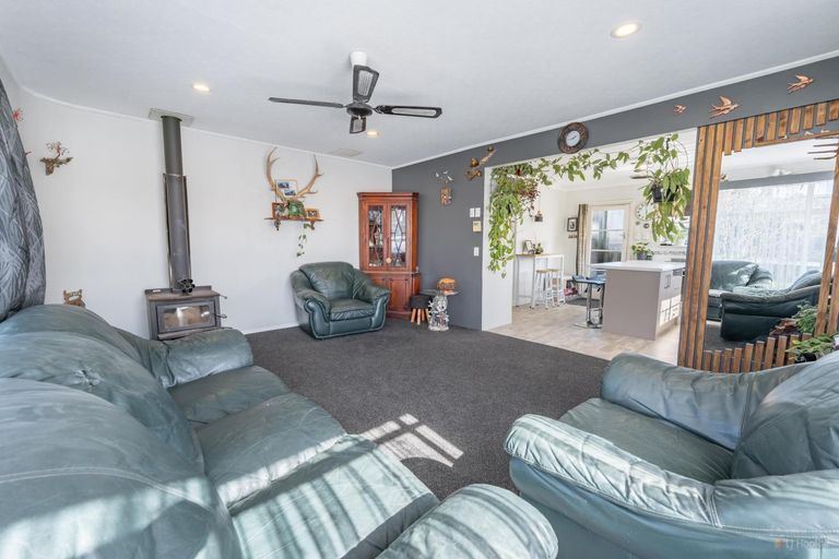 Photo of property in 1 Regent Street, Waimate, 7924