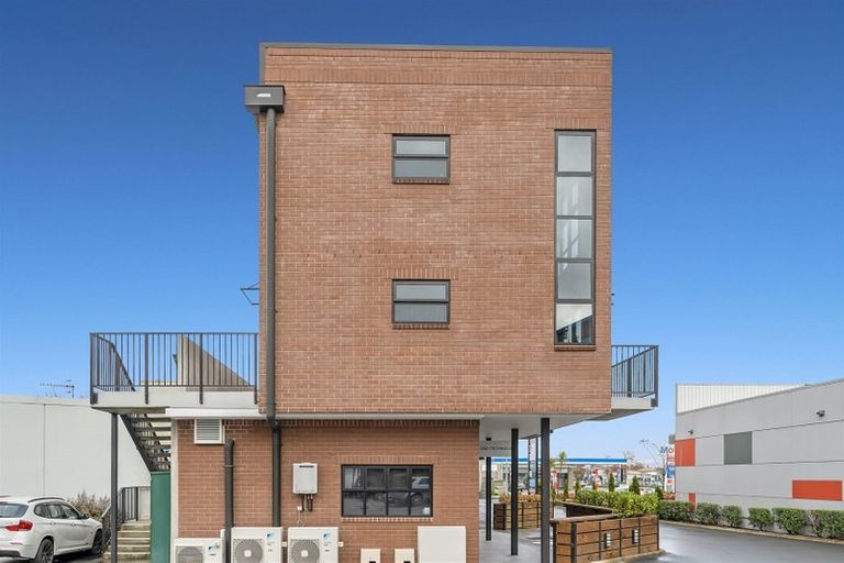 Photo of property in 110/2 Village Quarter Lane, Frankton, Hamilton, 3204